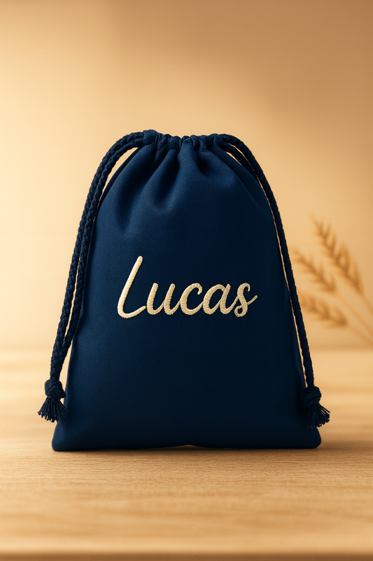 Bolsita personalizada con nombre bordado- 100% algodón (25x32 cm)