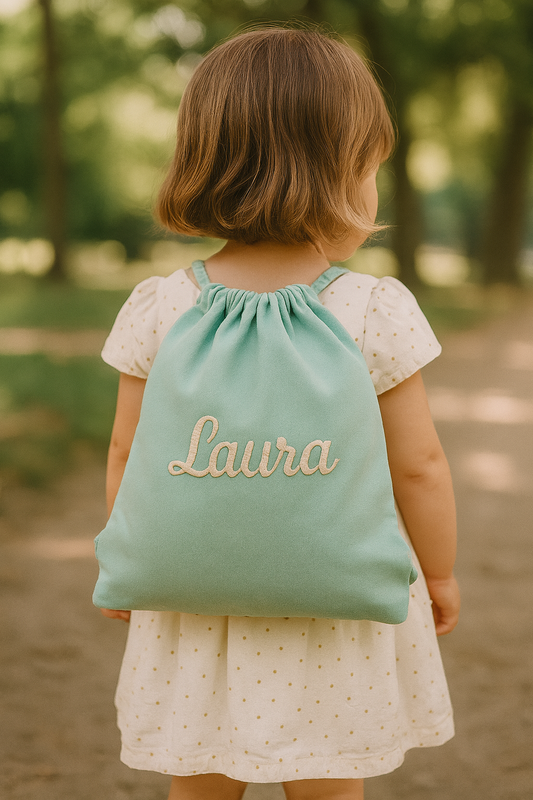 Bolsita personalizada con nombre bordado- 100% algodón (25x32 cm)