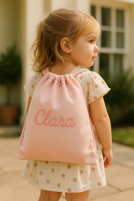 Bolsita personalizada con nombre bordado – 100% algodón (25×32 cm)